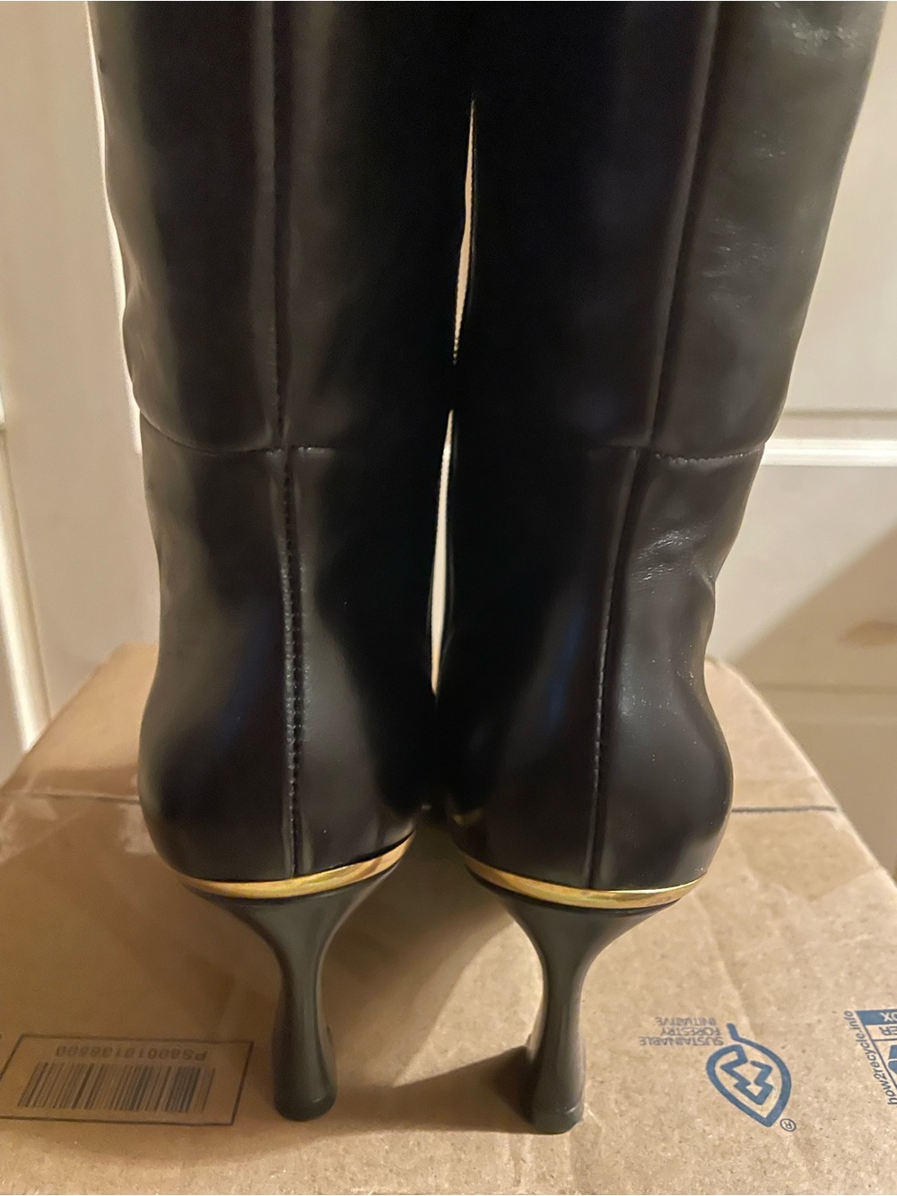 Vince Camuto Black Pointed-Toe Knee-High Heeled Boots Wide Calf - Picture 4 of 9